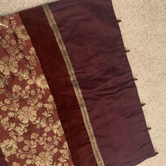 Table Runner 69.5" Lg. Jacquard Velvet Beaded Metallic Embroidered Fabrics. B88. - Picture 2 of 4